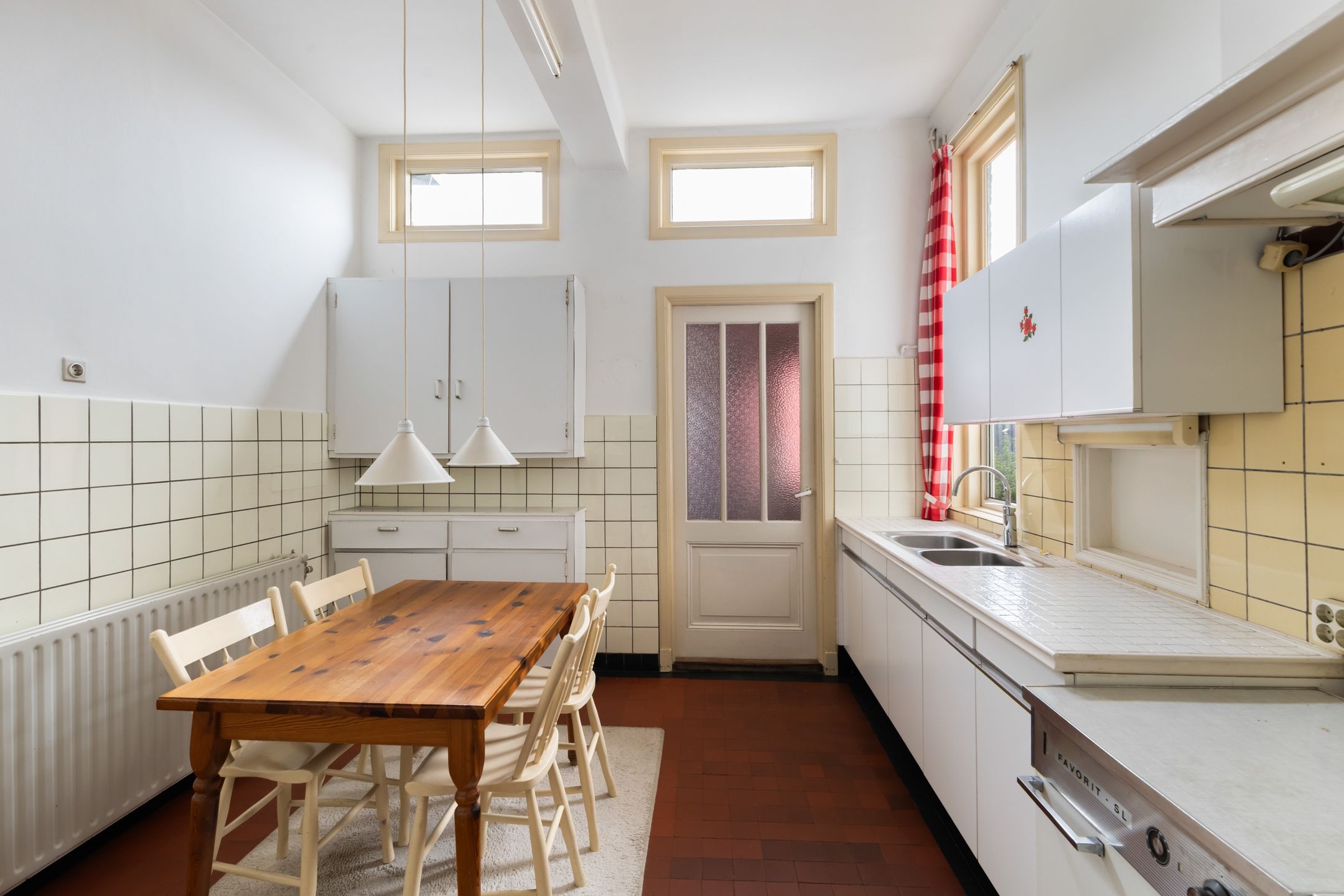 Photo 18 of Voorstraat 110