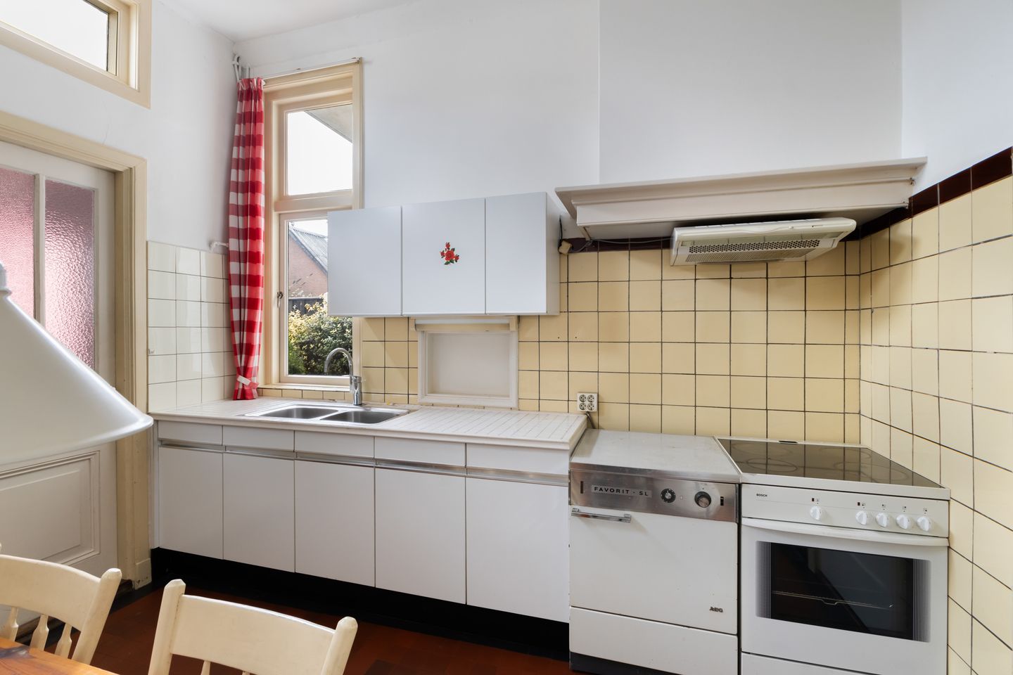 Photo 19 of Voorstraat 110