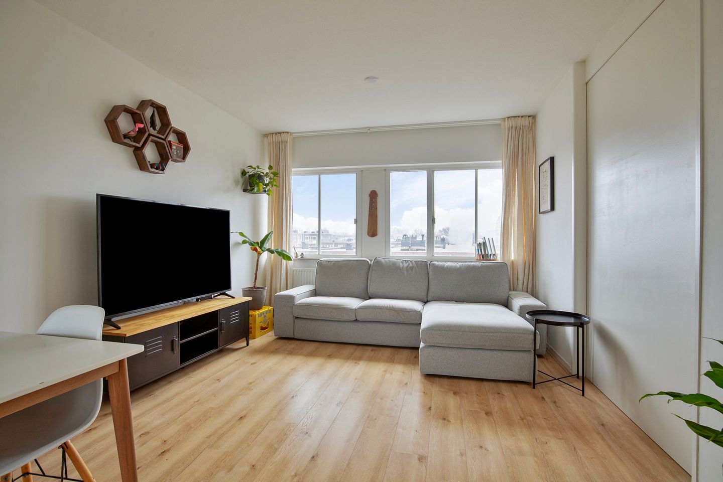 Foto 1 van Minahassastraat 84