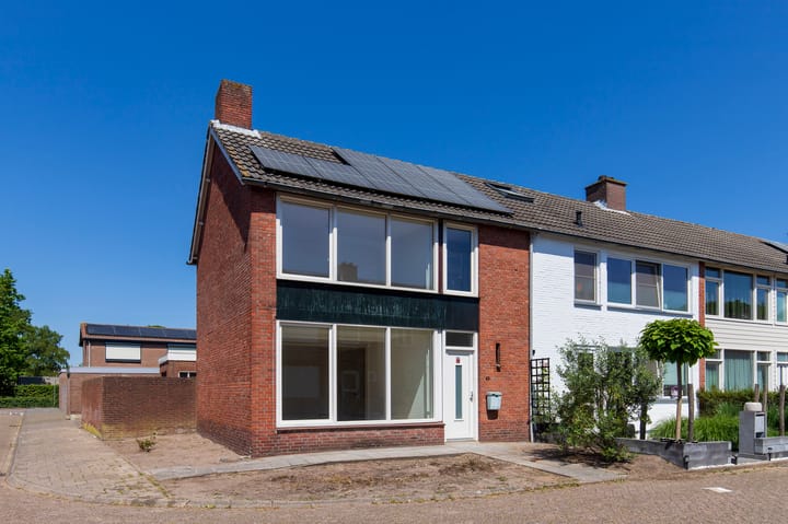 Pastoor de Witstraat 1