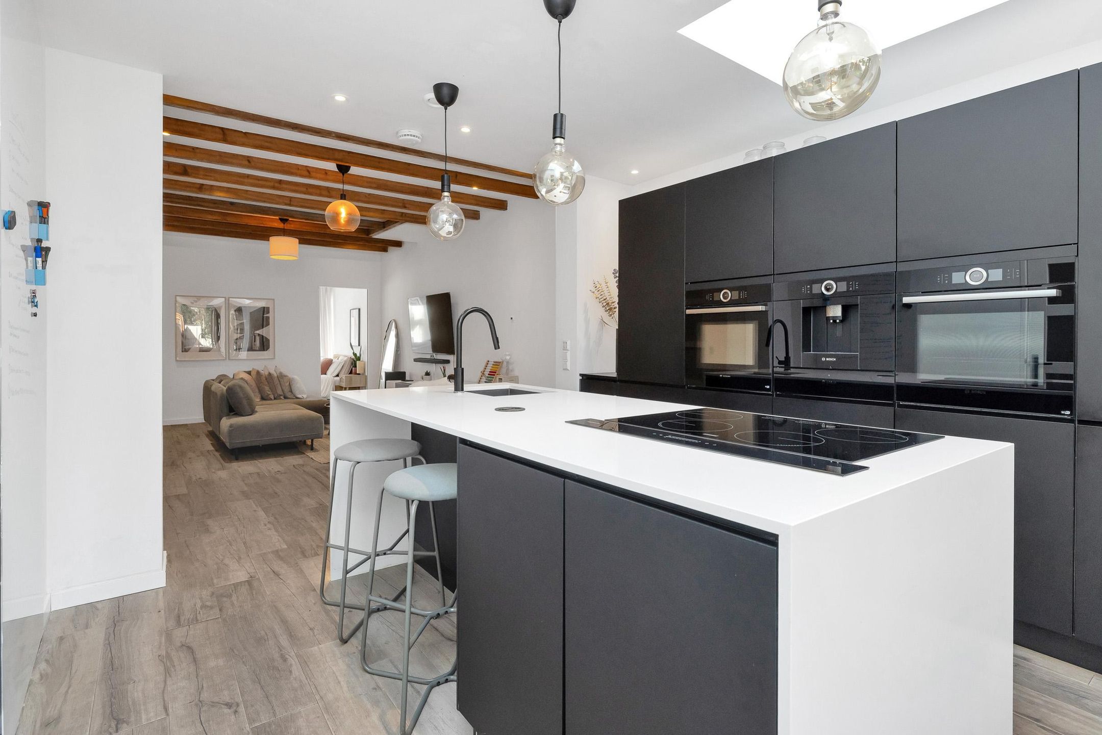 Photo 24 of Bloys van Treslongstraat 58-H