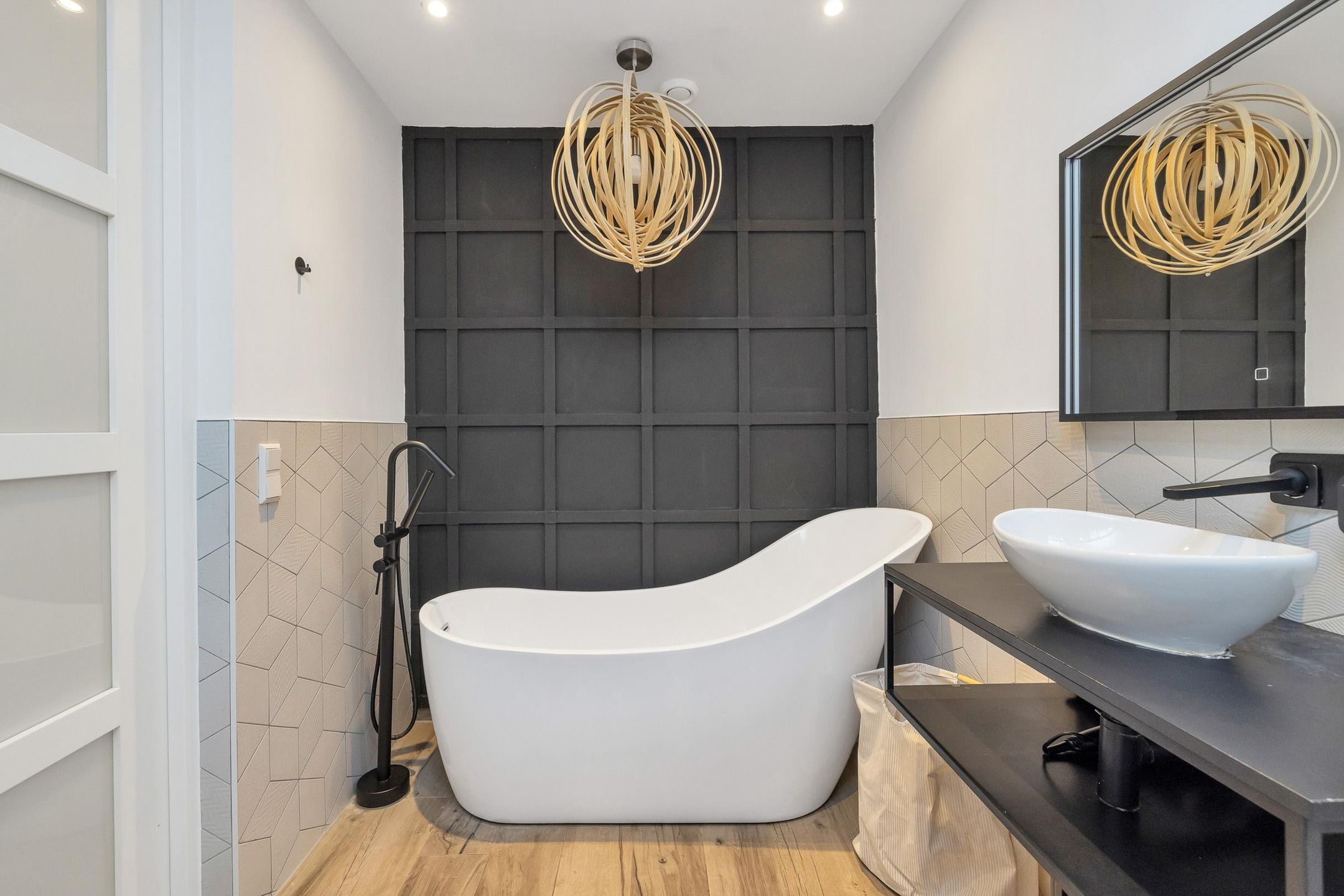 Photo 33 of Bloys van Treslongstraat 58-H