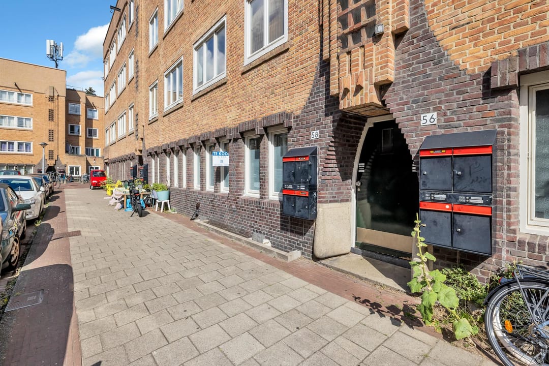 Photo 73 of Bloys van Treslongstraat 58-H