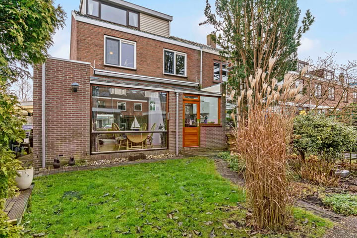 Foto 2 van Atletenstraat 21