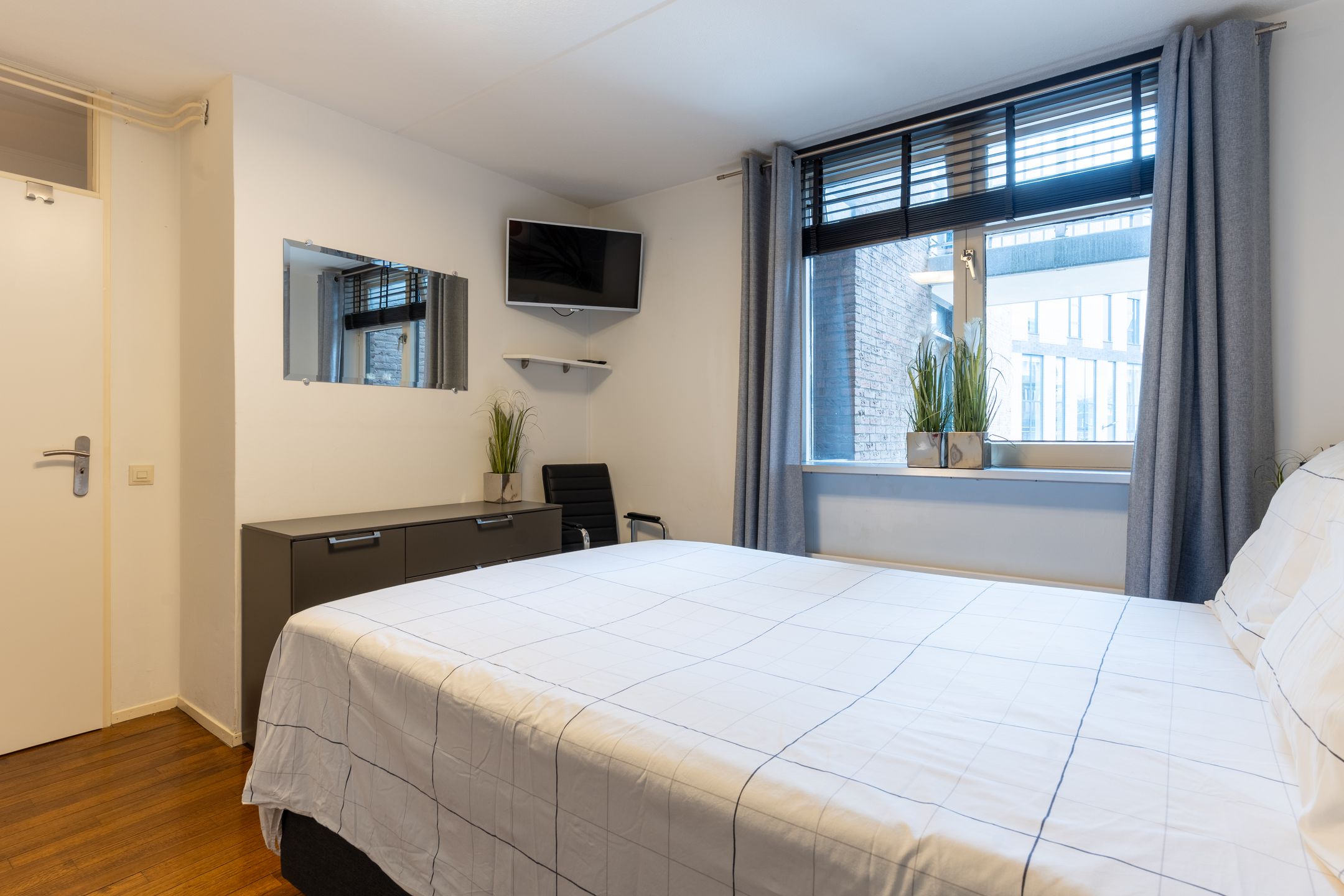 Photo 12 of Groest 73-22