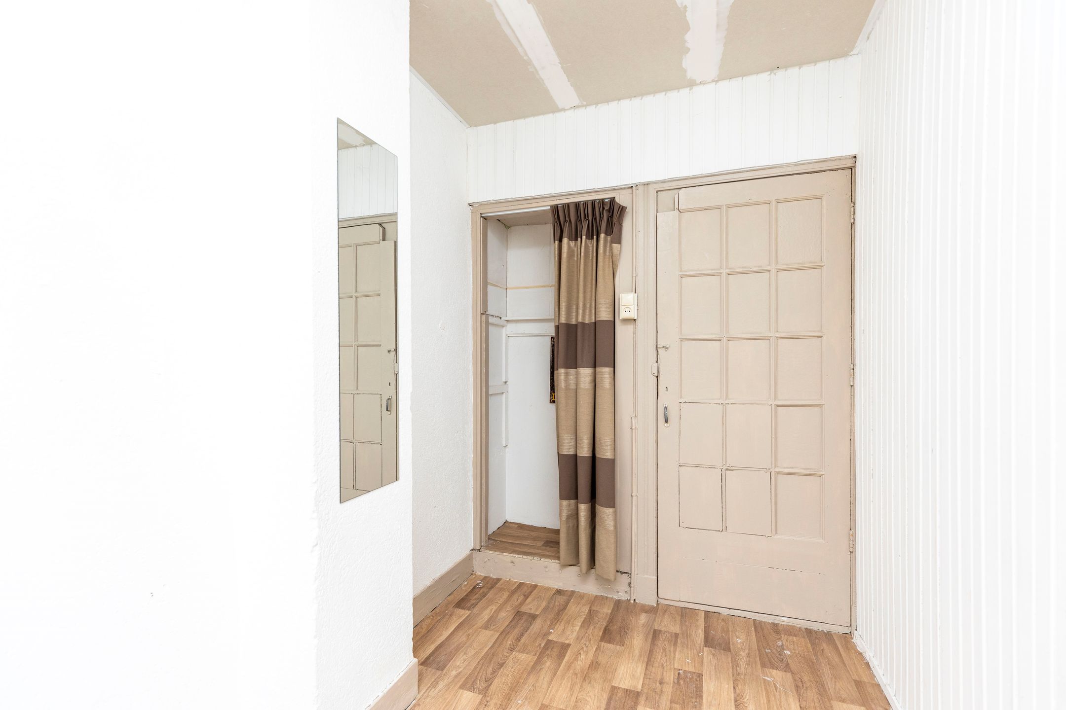 Photo 15 of Hugo Molenaarstraat 17-B