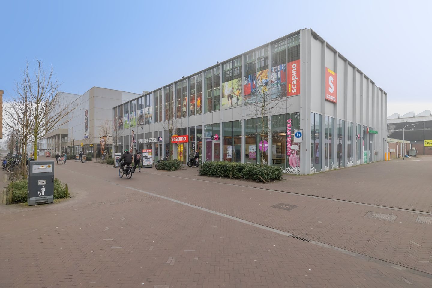 Bekijk foto 1 van Casablancastraat 8