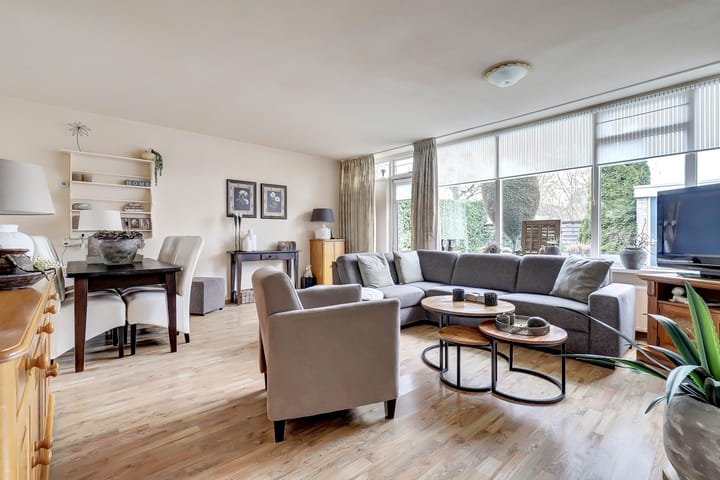 Photo 2 of Leigraaf 30