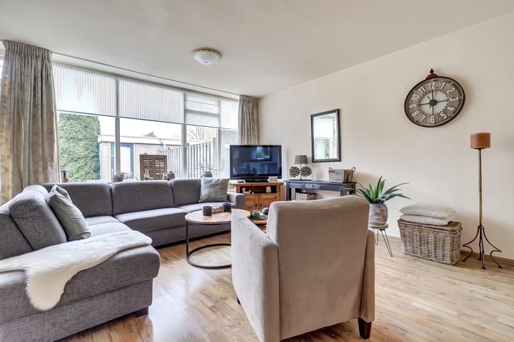 Photo 4 of Leigraaf 30