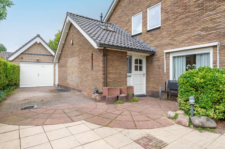 Photo 2 of Groen van Prinstererlaan 6