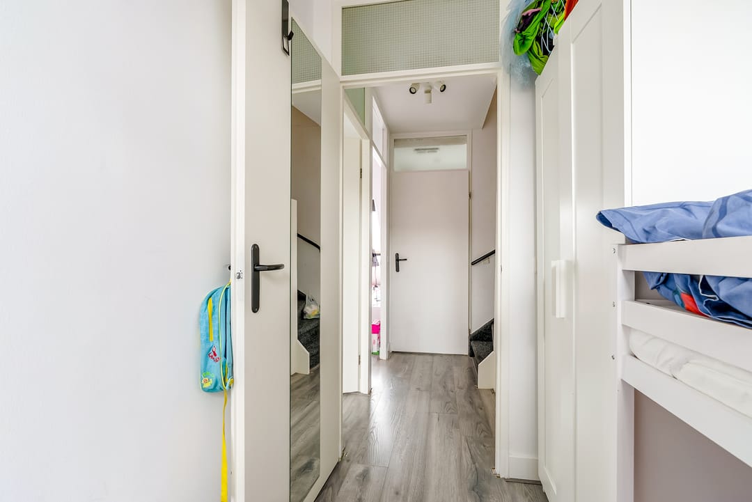 Photo 22 of Schoener 27 22