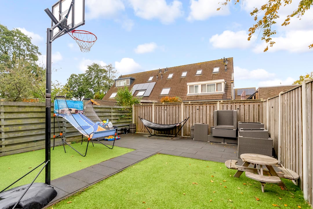 Photo 32 of Schoener 27 22