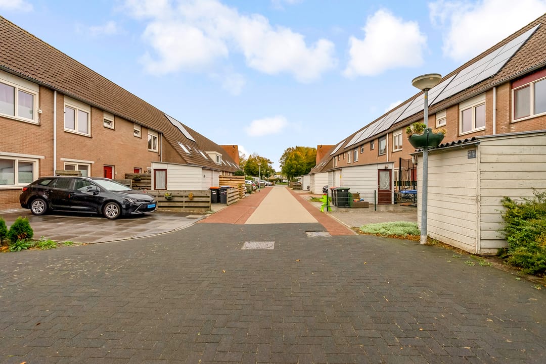 Photo 41 of Schoener 27 22