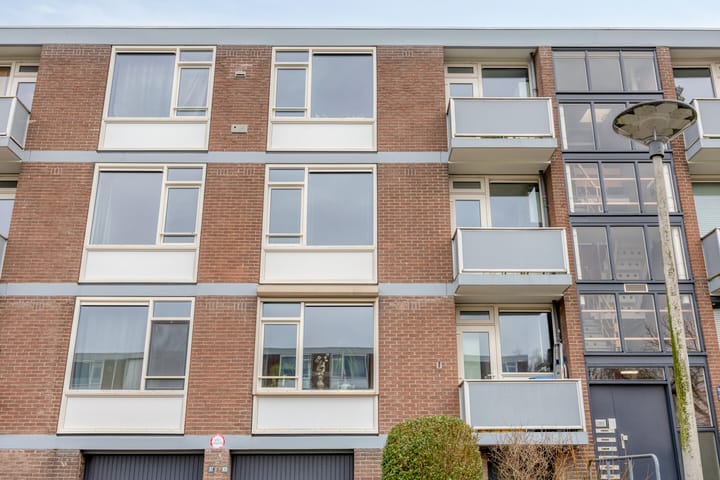 Photo 5 of Domela Nieuwenhuisstraat 47