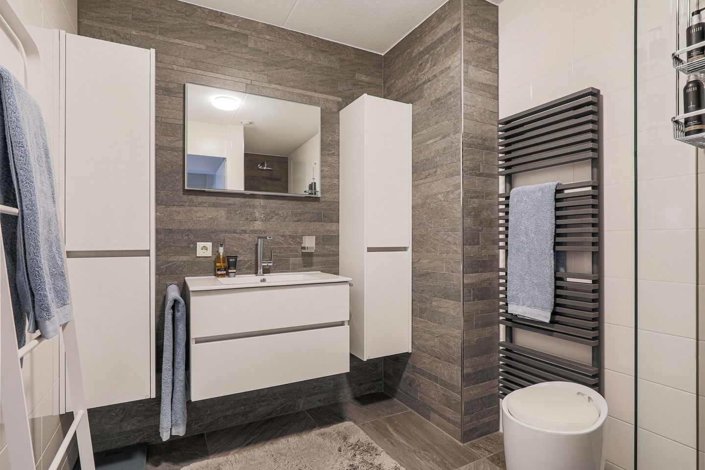 Foto 25 van Forel 284