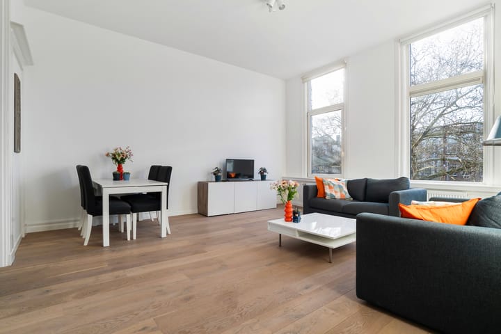 Photo 2 of Mathenesserlaan 393-B04