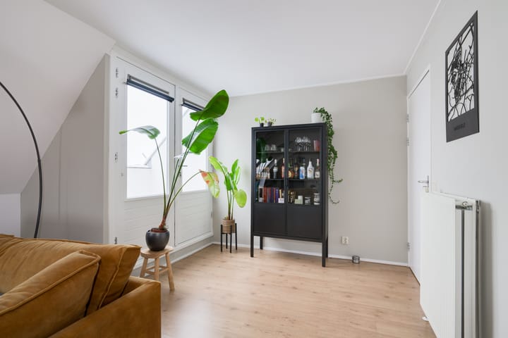 Foto 12 van Spoorstraat 8-D