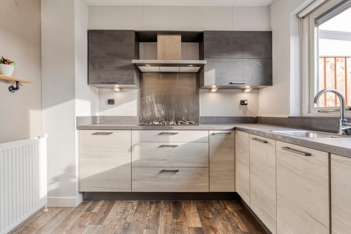 Photo 15 of Anne Franklaan 17