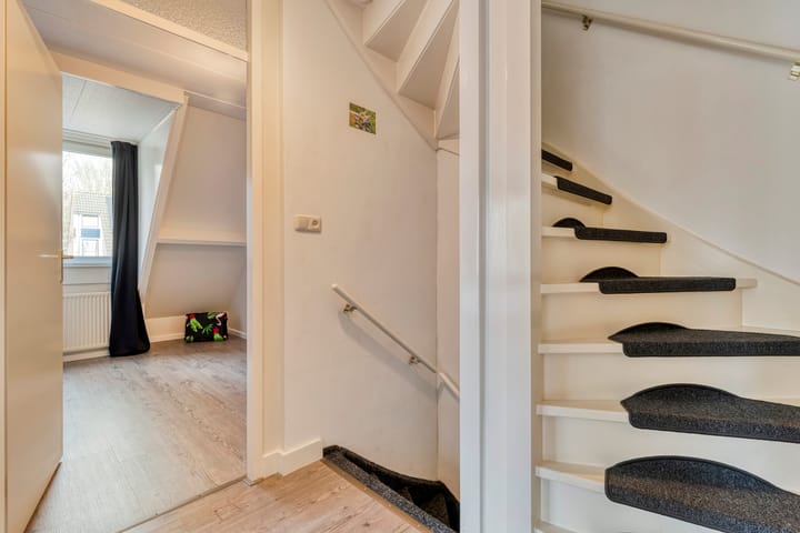 Photo 18 of Anne Franklaan 17