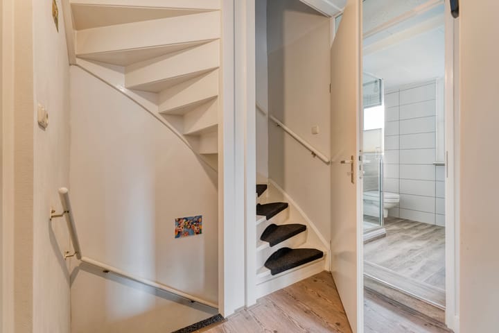 Photo 27 of Anne Franklaan 17