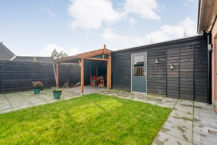 Photo 31 of Anne Franklaan 17