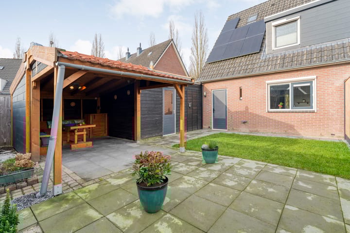 Photo 33 of Anne Franklaan 17