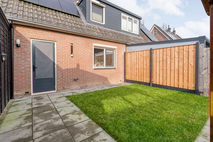 Photo 34 of Anne Franklaan 17