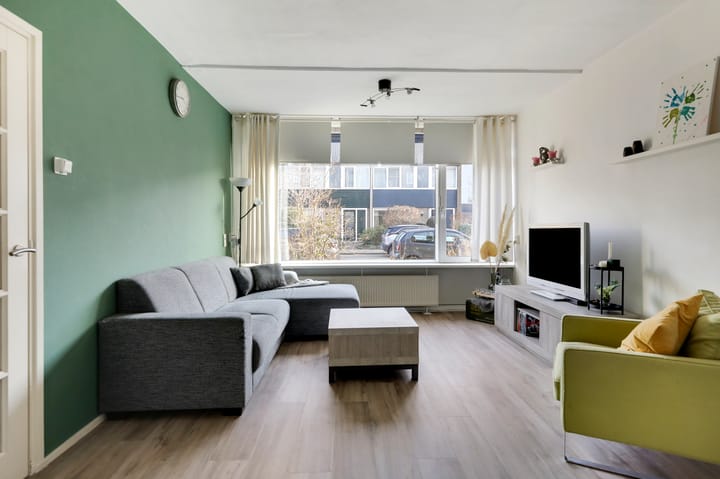 Photo 2 of Roerdompstraat 8