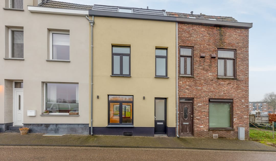 Photo 2 of Cazenderstraat 8