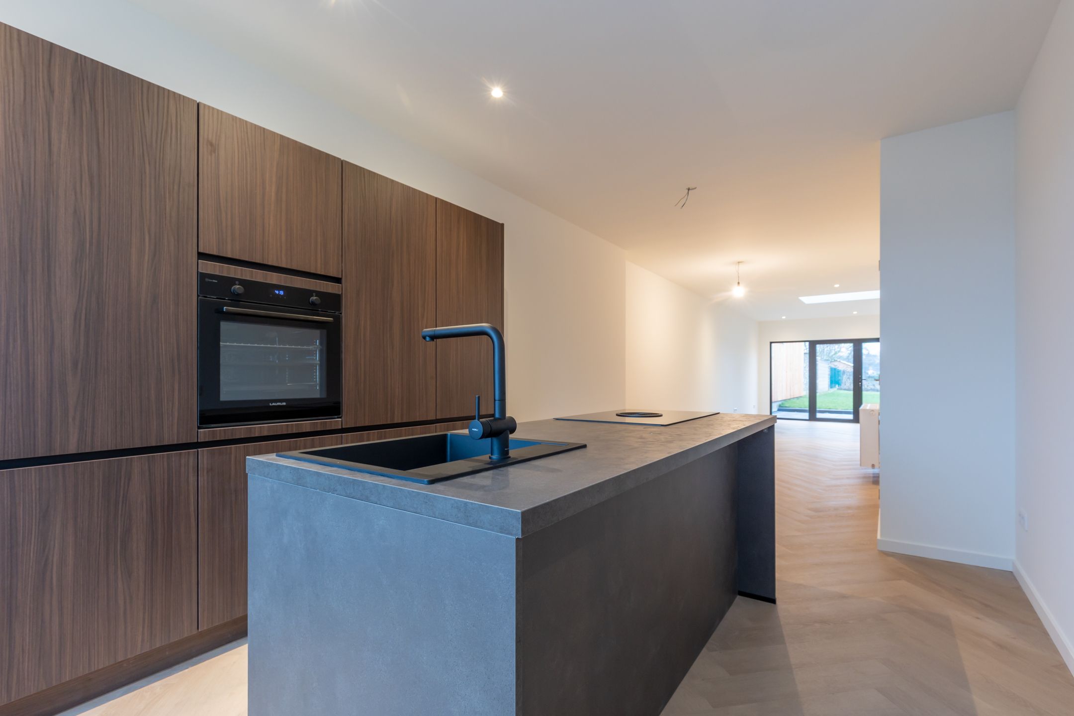 Photo 6 of Cazenderstraat 8