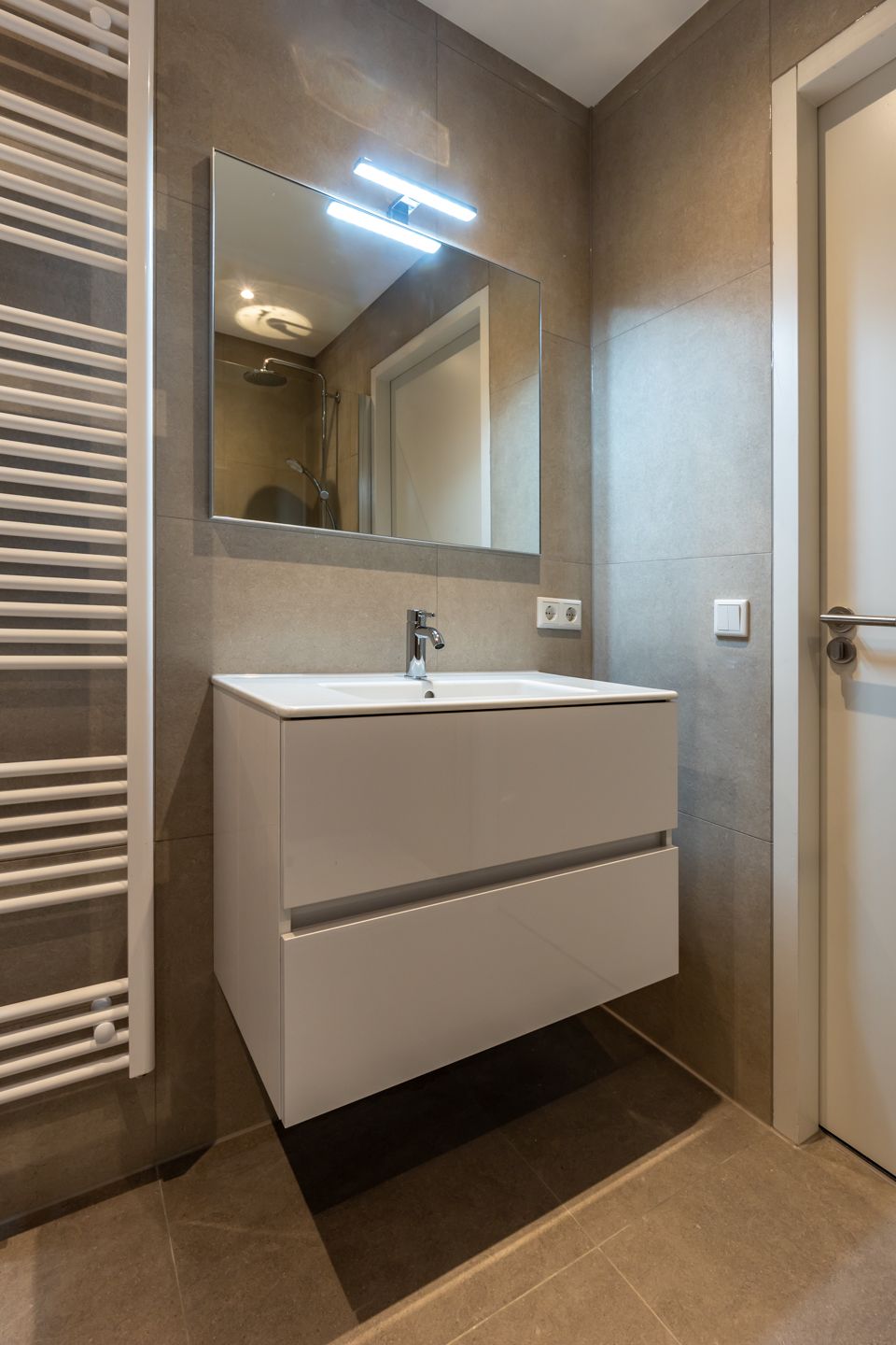 Photo 31 of Cazenderstraat 8