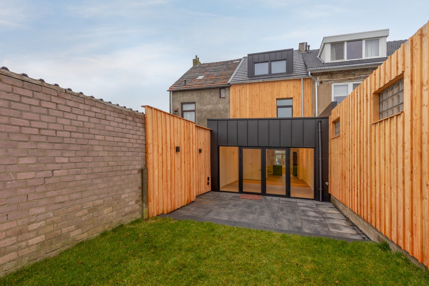 Photo 34 of Cazenderstraat 8