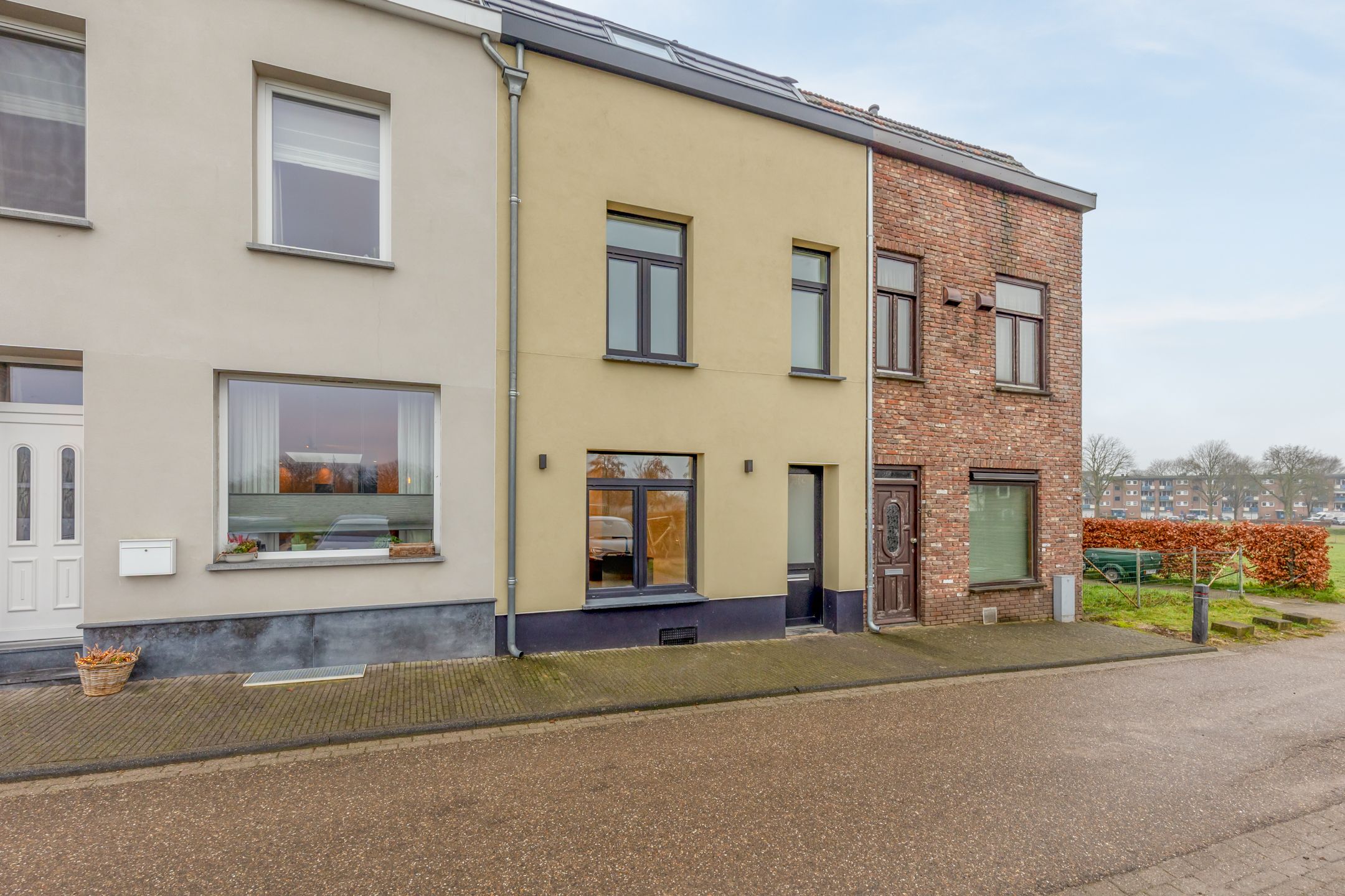 Photo 42 of Cazenderstraat 8