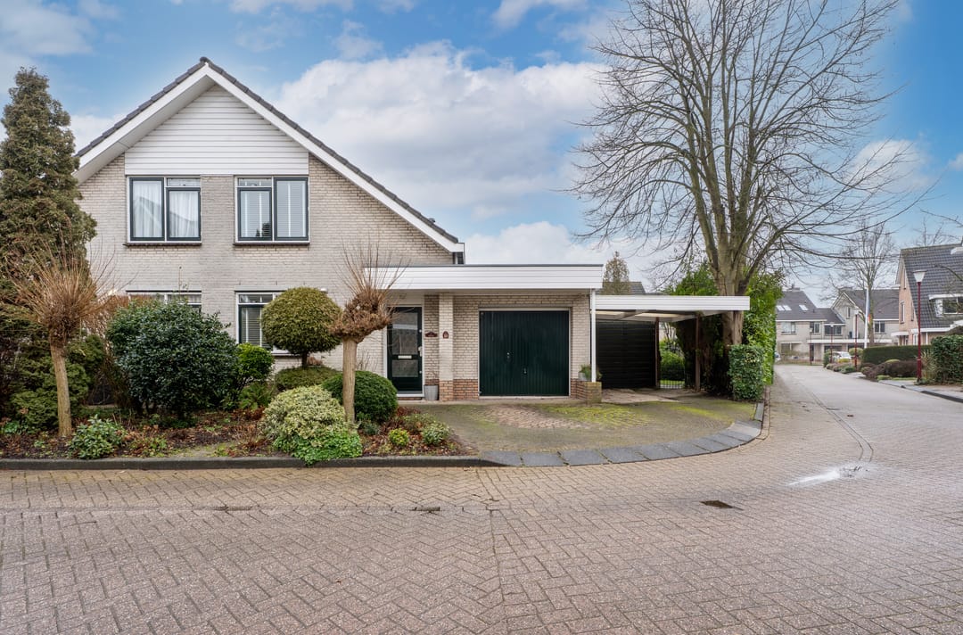 Photo 1 of Adriana van Roonhof 10