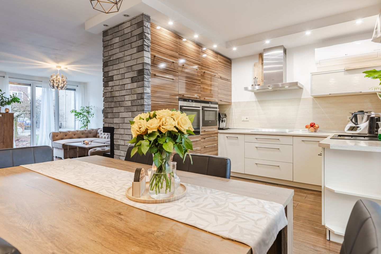 Foto 10 van Naardenstraat 129