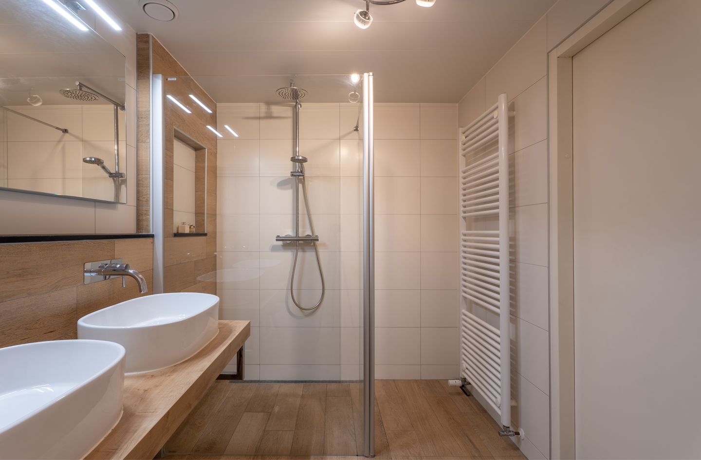 Photo 35 of Adriana van Roonhof 10