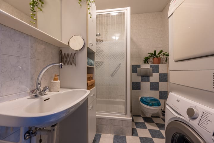 Photo 10 of Dokter van Stratenweg 740