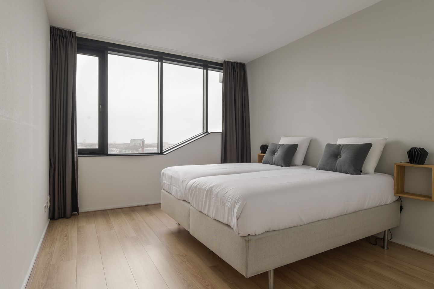 Foto 10 van Anna van Buerenplein 124