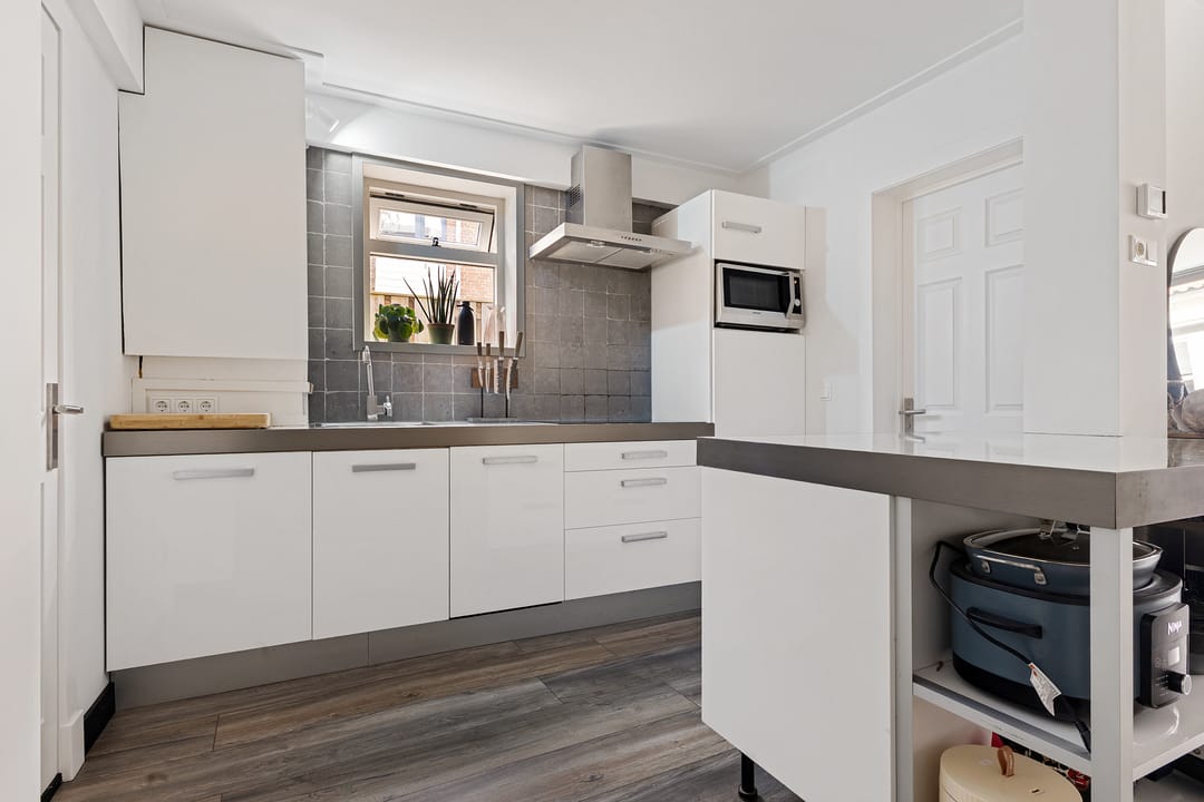 Photo 2 of Leliestraat 11-ZW