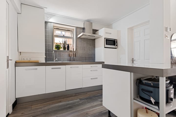 Photo 2 of Leliestraat 11-ZW