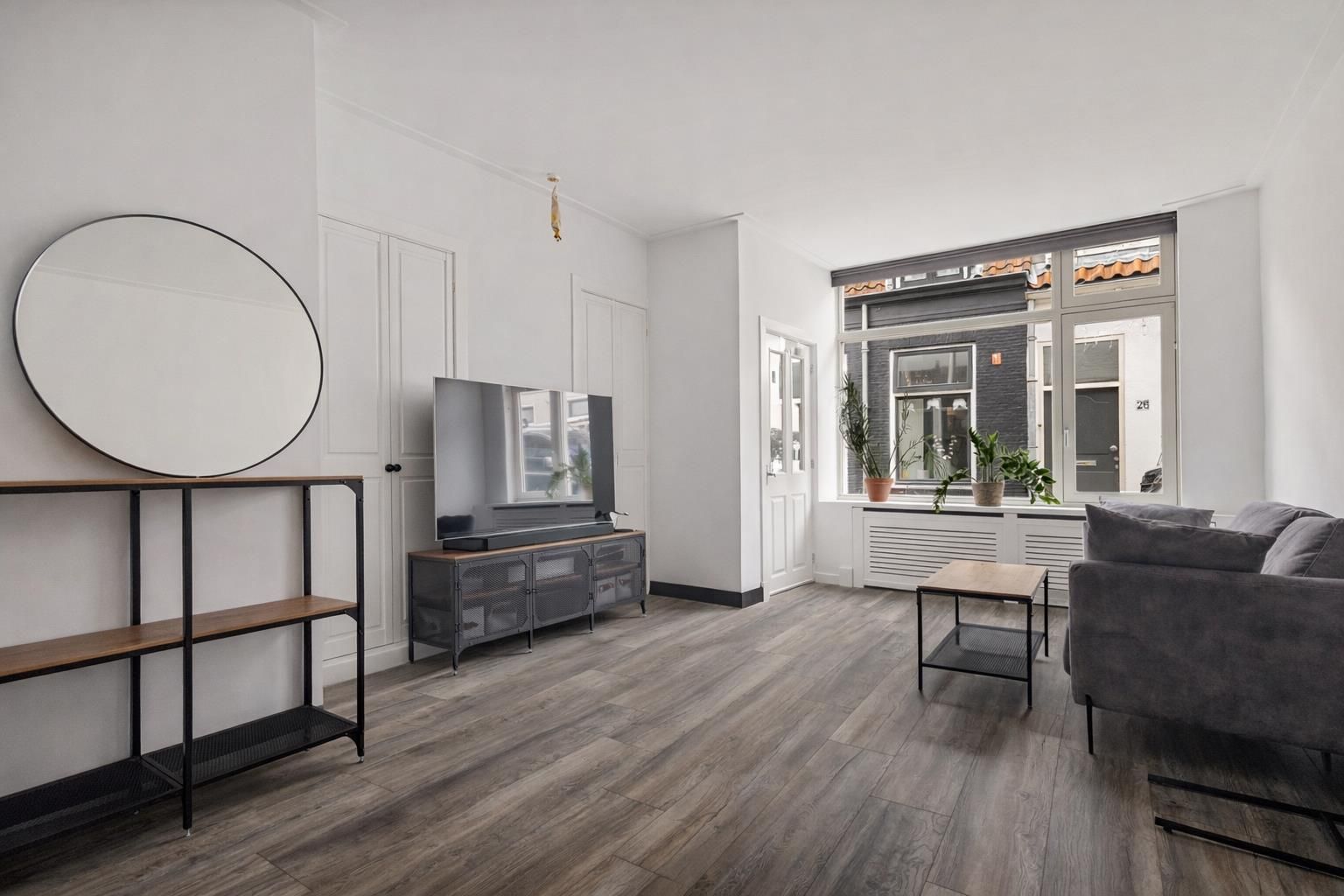 Photo 3 of Leliestraat 11-ZW