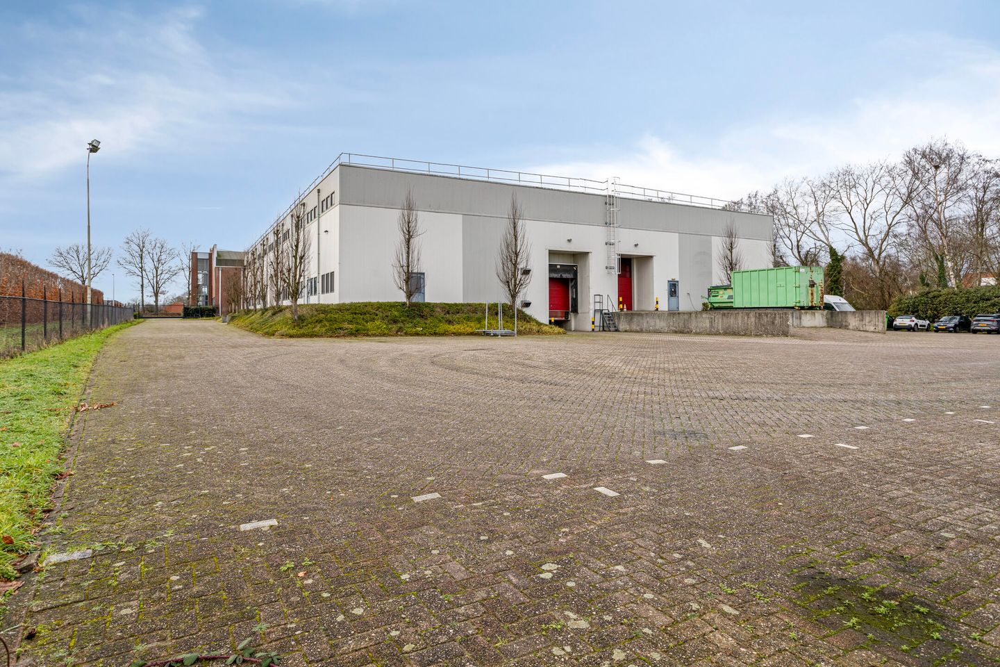 View photo 2 of Bredaseweg 26