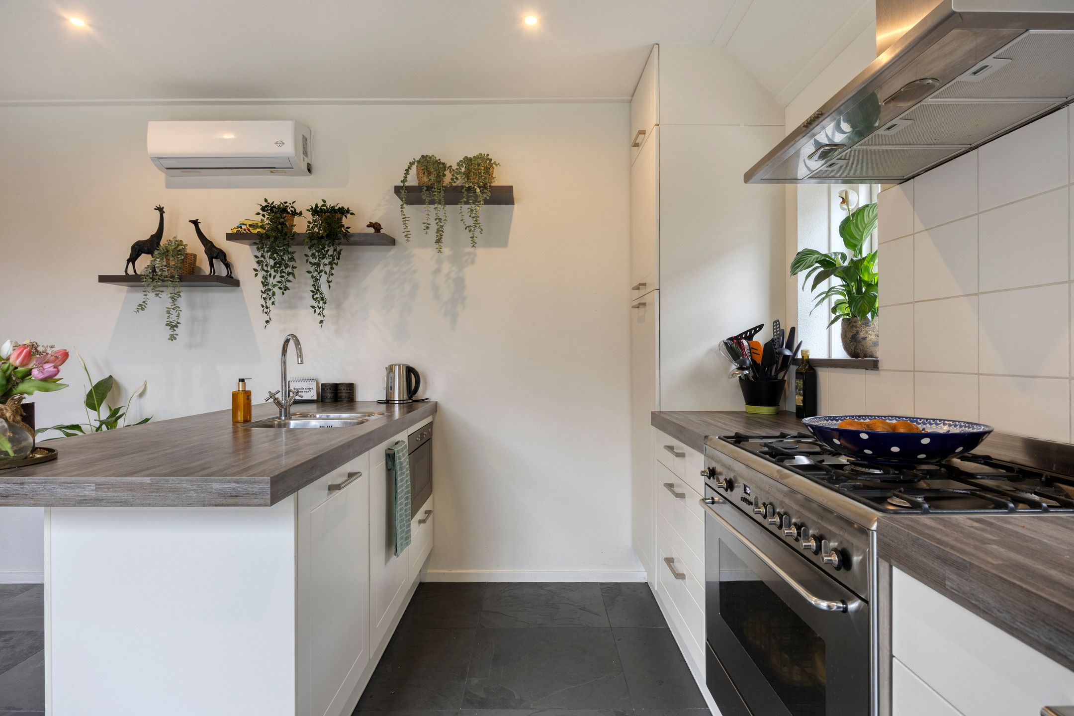 Photo 39 of Euroweg 143