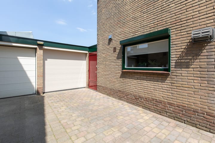 Photo 35 of Pastoriestraat 12