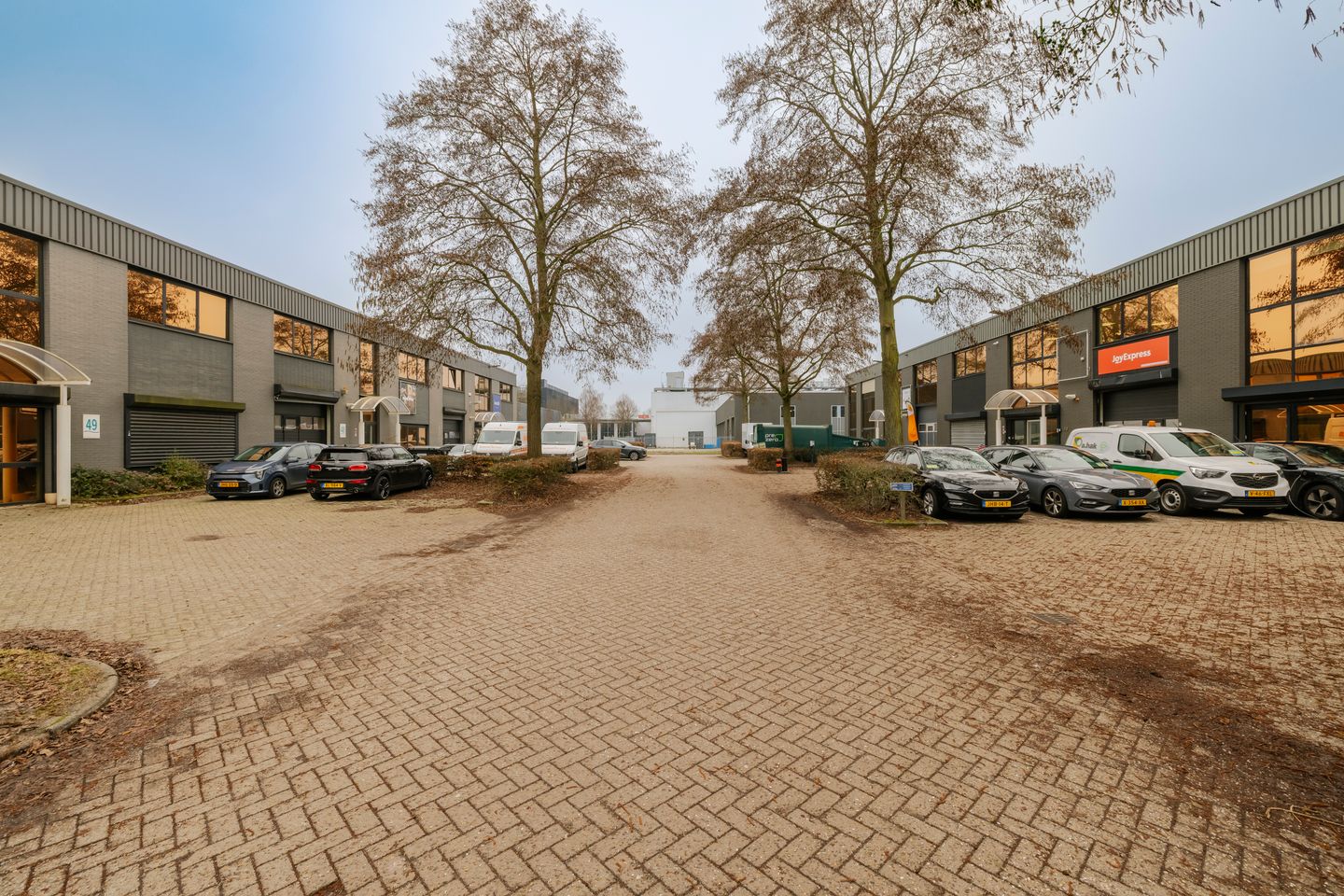 View photo 2 of Lemelerbergweg 49