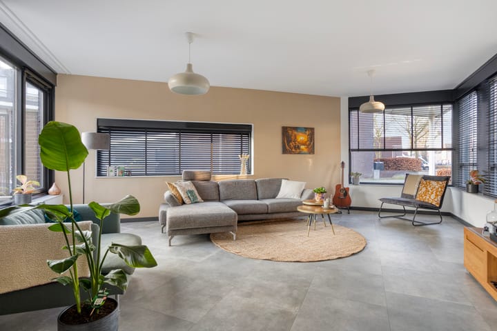 Photo 2 of Ambonstraat 2