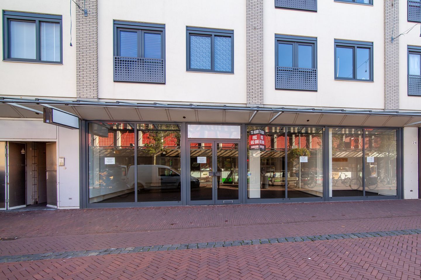 Bekijk foto 1 van Agnietenstraat 6