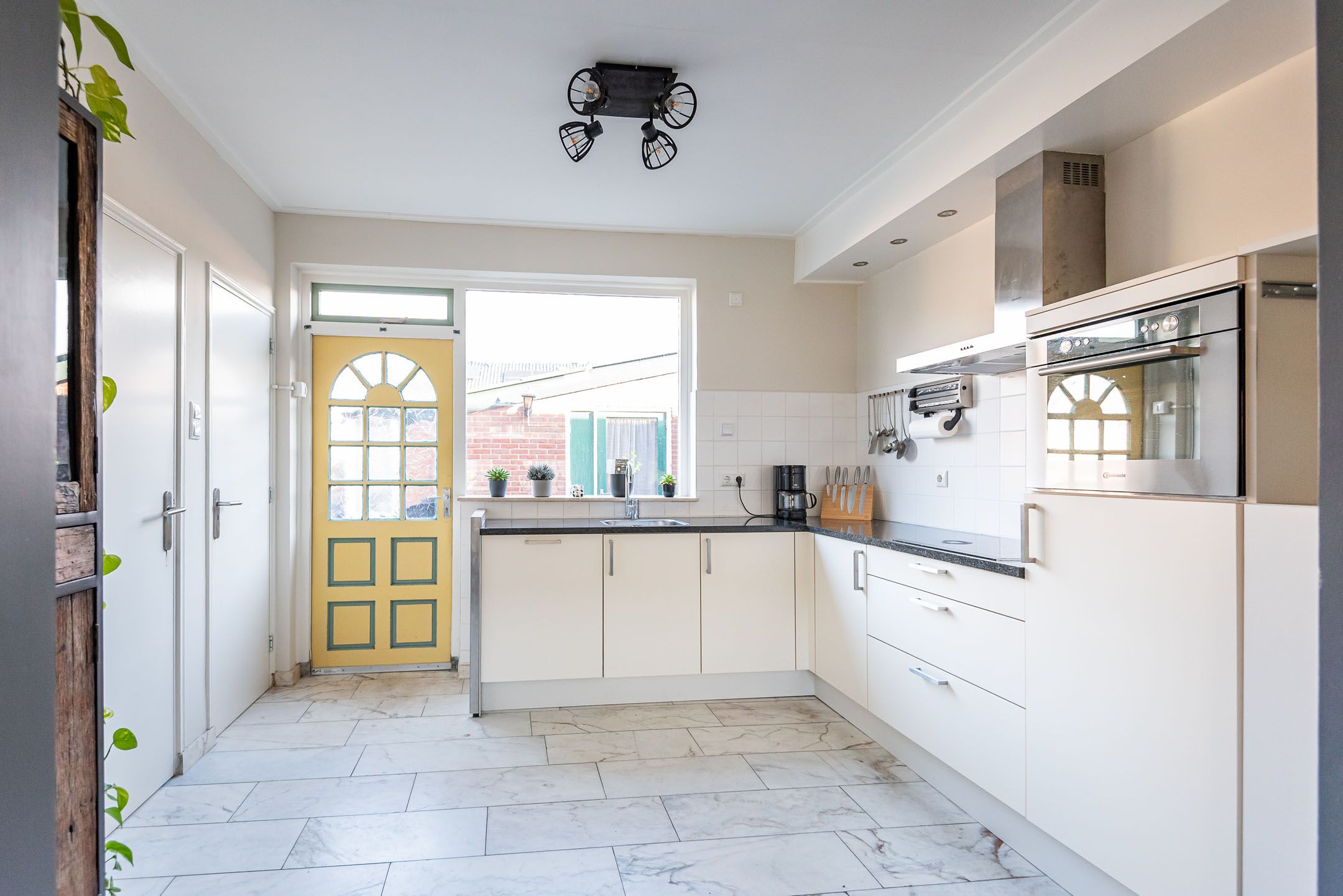 Foto 12 van Kanunnik de Vriesstraat 81