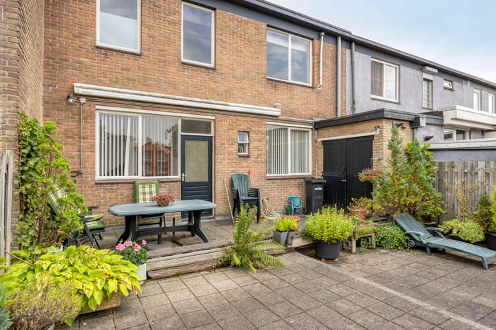 Photo 2 of Moleneindplein 18