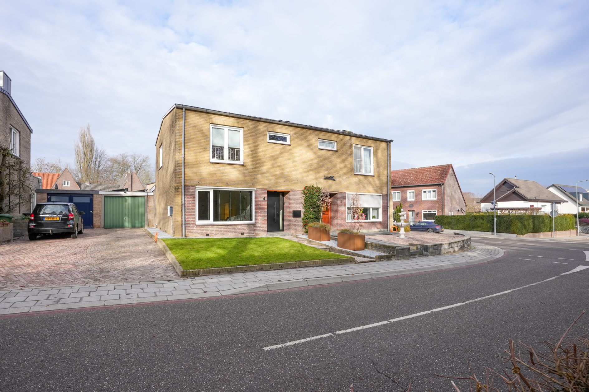 Photo 30 of Landsraderweg 4